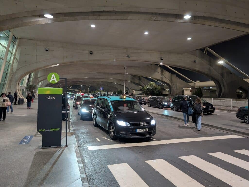 Zona de chegadas no Aeroporto do Porto