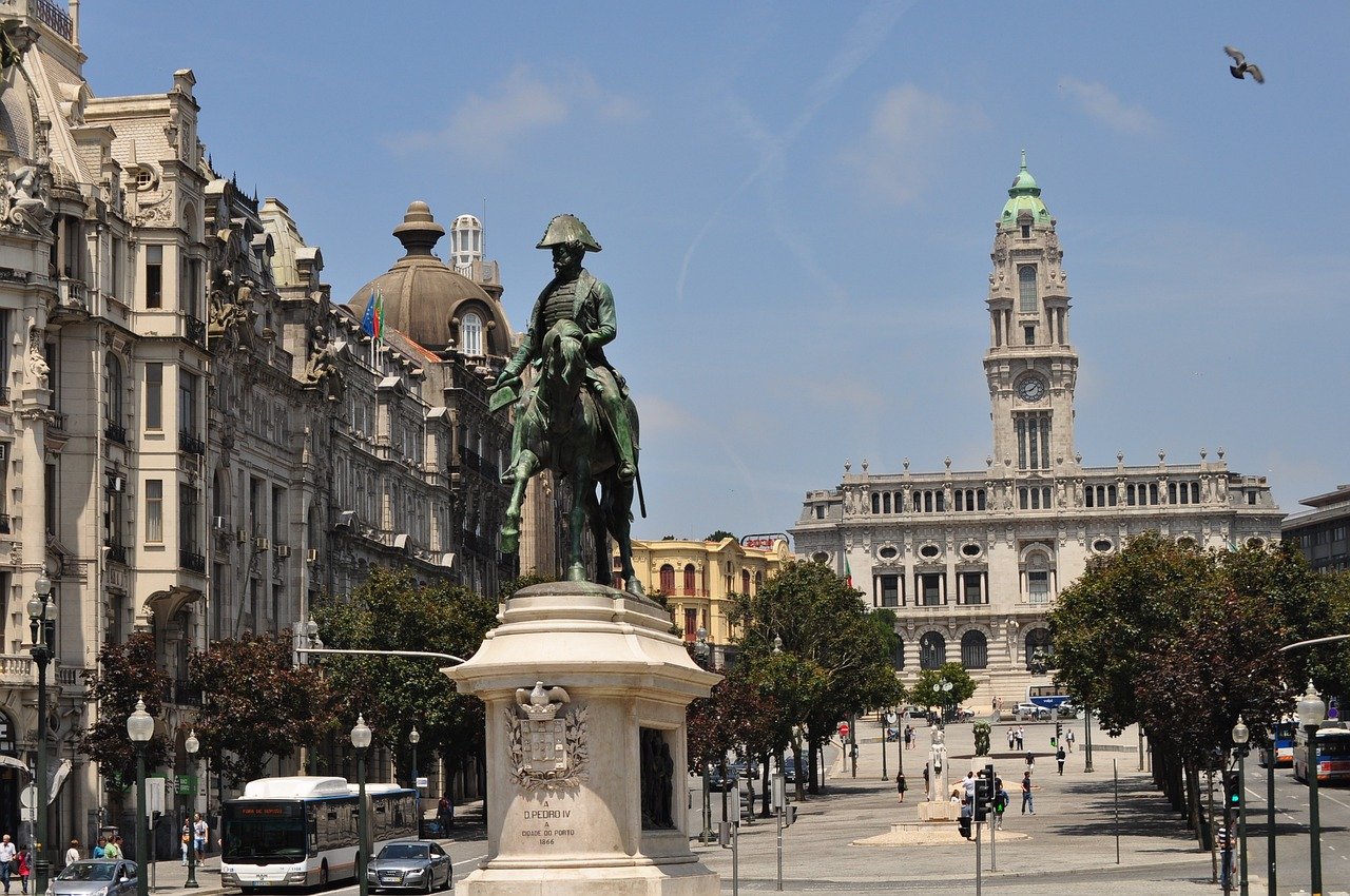 Avenida dos Aliados: Guia Completo da Avenida Portuense